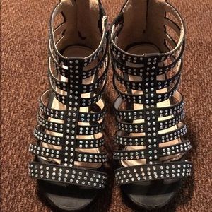 Girls Sz10 Black Wedges